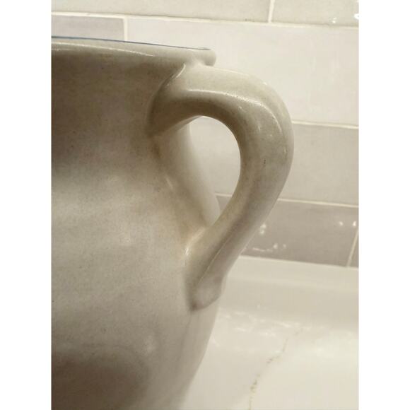 Vintage Pfaltzgraff Yorktowne Stoneware Large Pitcher - Picture 8 of 10